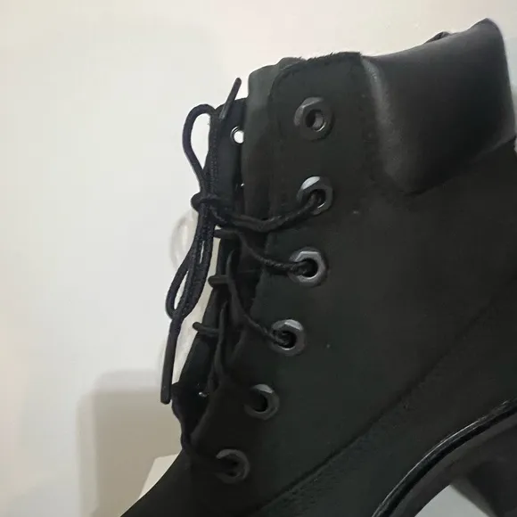 🎉HP🎉Timberland Black Waterproof 2” Heel Boots Black Women's Kinsley 6-Inch