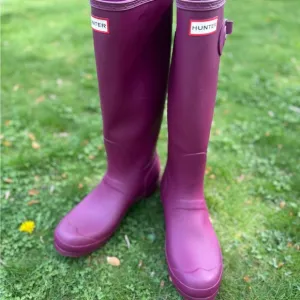 Hunter Women's Tall Matte Purple Rain Boots