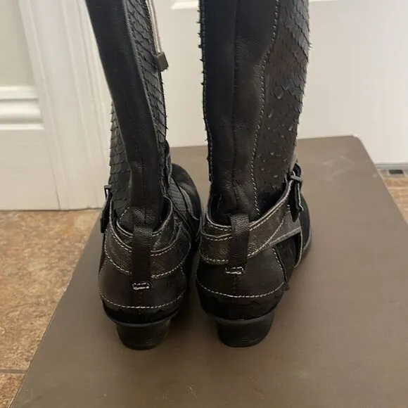 I have several pairs of these wonderful Italian boots. These are new!