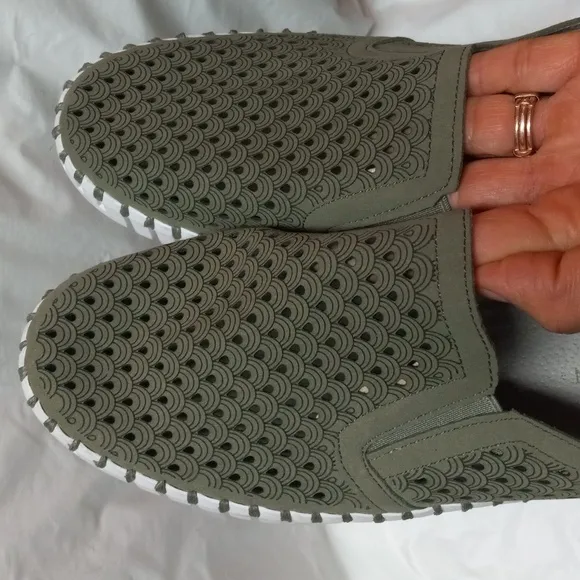 Ilse Jacobsen Tulip 140 Laser Cut Slip On Sneaker Army Size 41 EU 10.5 US