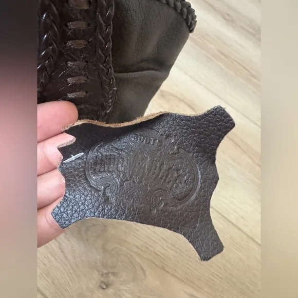 INDOMABLE,S Brown and Tan Heeled Boots with Classic Western Style