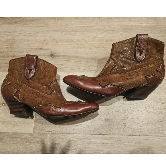 ISOLA Brown Leather Odin Western Ankle Boots sz 8.5M Festival Concert Retro