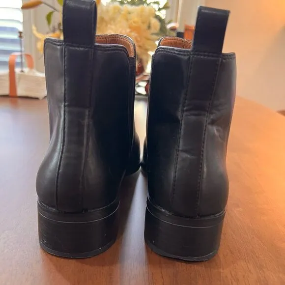 J. CREW Walker Elegant Smooth Black Ankle Boots Women Size 8.5 Slip on Timeless