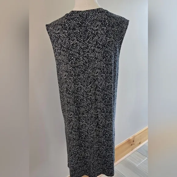 J. Jill Black and White Chevron Print Sleeveless Tank Dress Sz. Medium