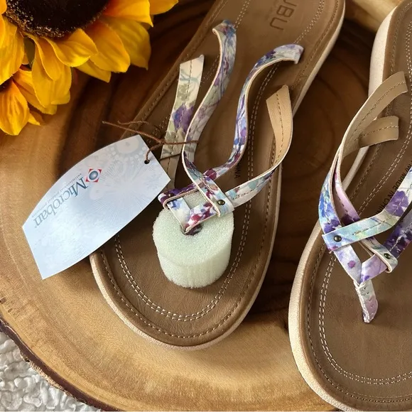 JBU by Jambu Womens Baltimore Vegan Leather Floral Print Flip-Flops