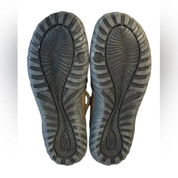 JBU Sahara NWOT Mary Jane Flats Women’s Size 7