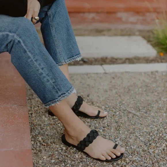 JENNI KAYNE Leather Braided Strap SandalsSize: 37 Excellent Condition