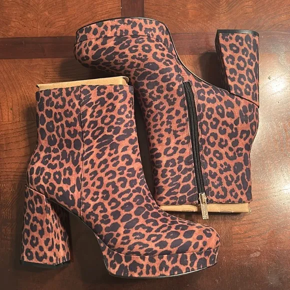 Jessica Simpson Cheetah Print Platform Ankle Boots(Size 9.5M)