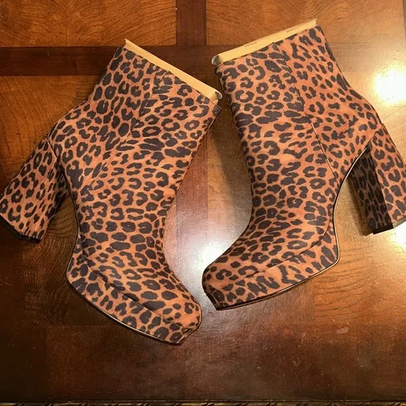Jessica Simpson Cheetah Print Platform Ankle Boots(Size 9.5M)