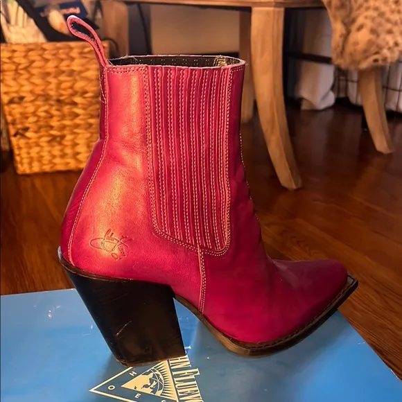 John Fluevog Signature Diana Sleek Chelsea Boots (purple)