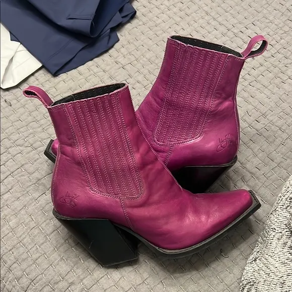 John Fluevog Signature Diana Sleek Chelsea Boots (purple)