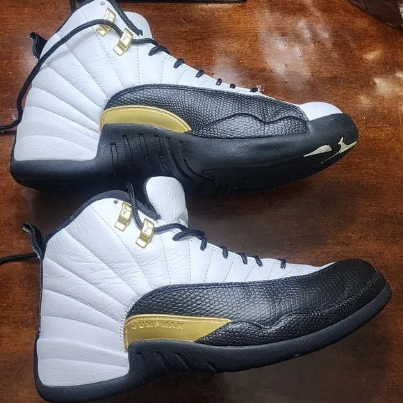Jordan Retro 12 Men's Black and White Sneakers Sz.8