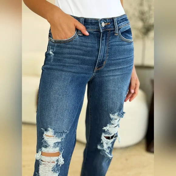 Just In! Popular Slimming Judy Blue Full Size Mid Rise Distressed Raw Hem Jeans