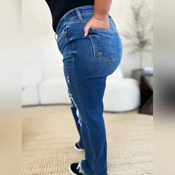 Just In! Popular Slimming Judy Blue Full Size Mid Rise Distressed Raw Hem Jeans