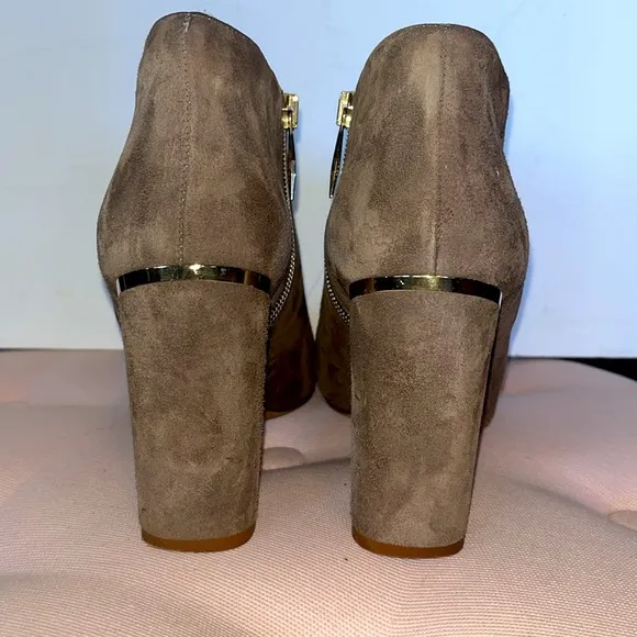 Kate Spade &quot;Darota&quot; bootie tan truffle color suede boots sz 8 1/2 ankle boots