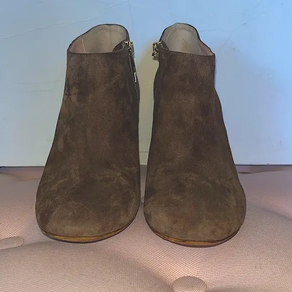 Kate Spade &quot;Darota&quot; bootie tan truffle color suede boots sz 8 1/2 ankle boots