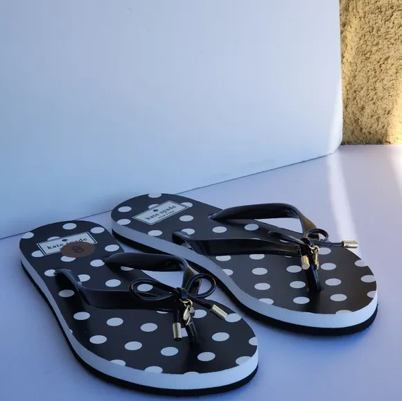 Kate Spade New York Women' Black and White Polka Dot Flip Flops Sandals Size 7/8