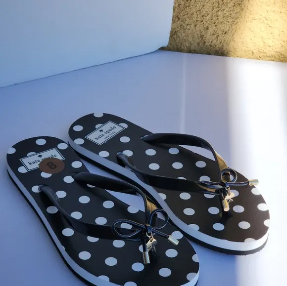 Kate Spade New York Women' Black and White Polka Dot Flip Flops Sandals Size 7/8
