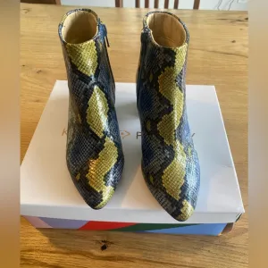 Katy Perry Snake Ankle Boot Blue Almond Toe Heel Women’s Leather 5.5 NWT w/ Box