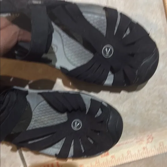 Keen Black hiking Sandals for Women adventure rose Sz 7