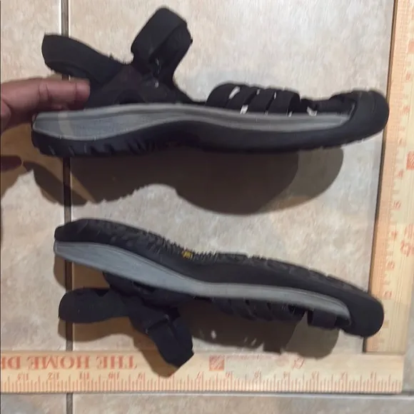 Keen Black hiking Sandals for Women adventure rose Sz 7