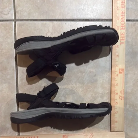 Keen Black hiking Sandals for Women adventure rose Sz 7