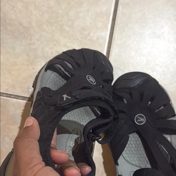 Keen Black hiking Sandals for Women adventure rose Sz 7
