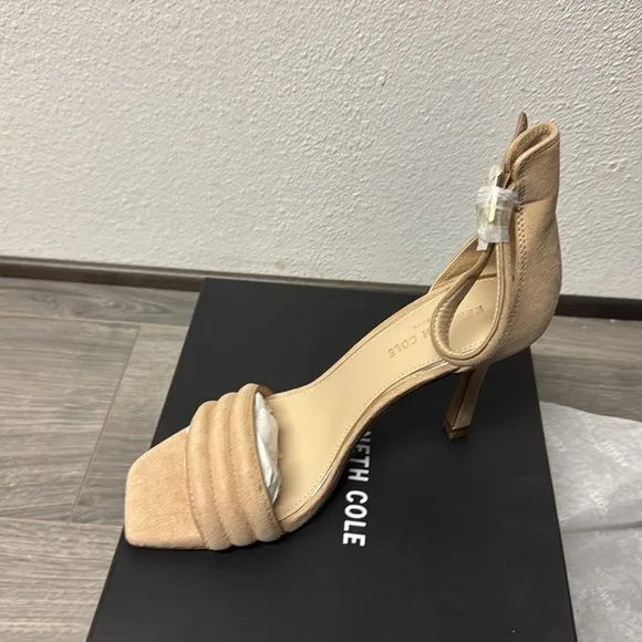 KENNETH COLE HART SANDAL/BUFF