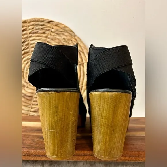 Kenneth Cole Reaction Log Line Black Suede Clog Size 9