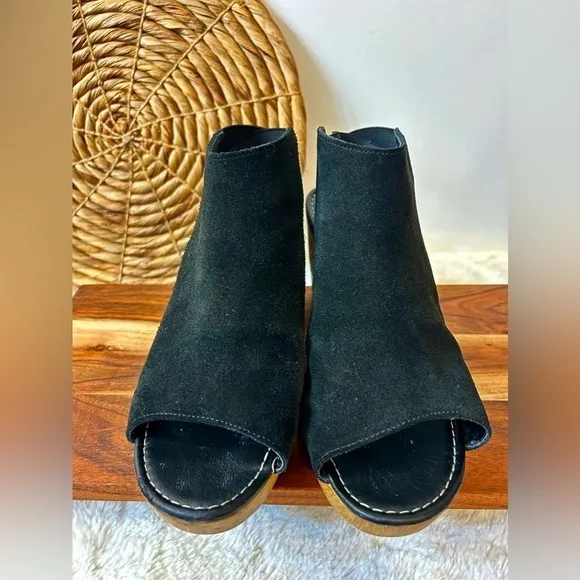 Kenneth Cole Reaction Log Line Black Suede Clog Size 9