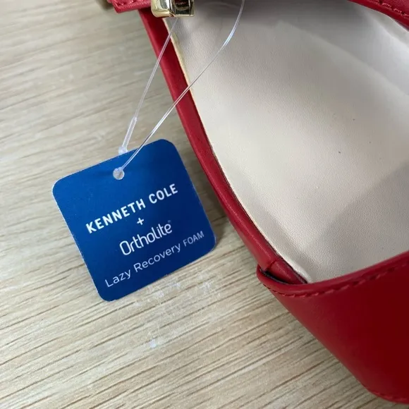 Kenneth Cole Red Sandals Heels Flip Flops Open Toed Sandals size 10 NWT