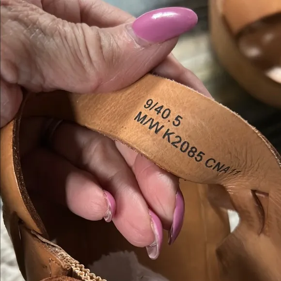 Kork-Ease originals since 1953 womens Tan Sandals