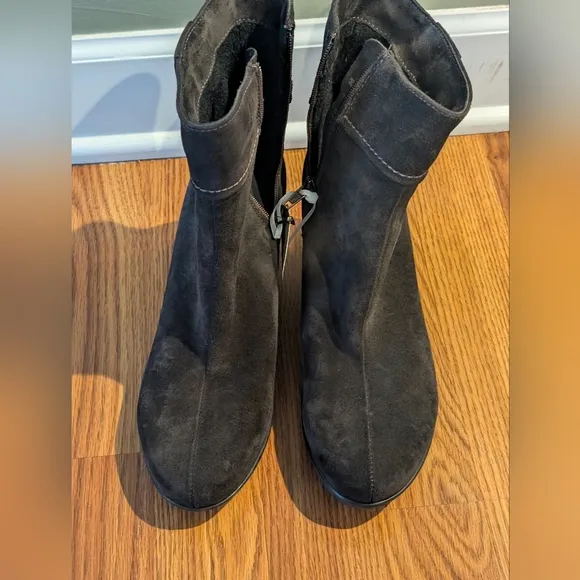 La Canadienne Begonia Wedge Ankle Boots