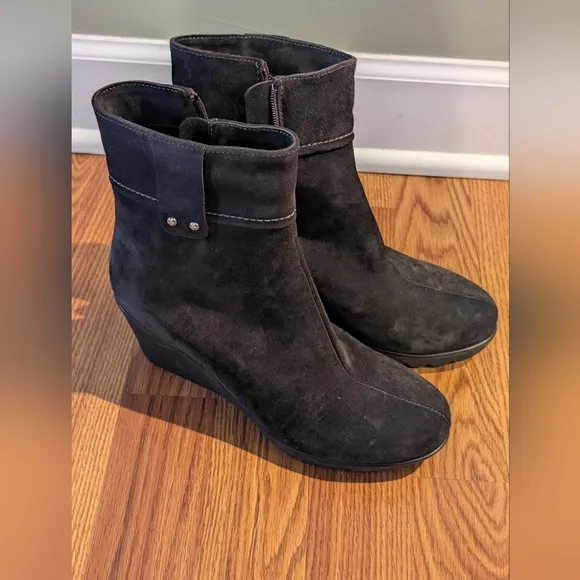 La Canadienne Begonia Wedge Ankle Boots