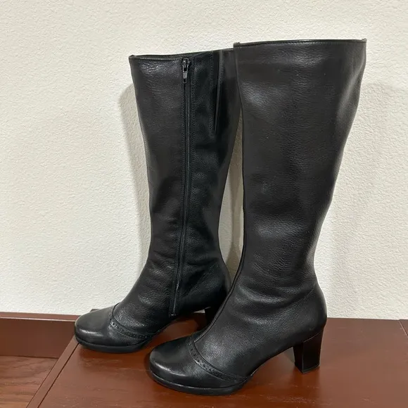 LA CANADIENNE Black Leather Knee High platform BOOTS Size 8