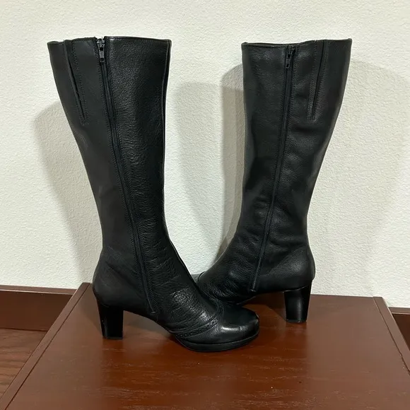 LA CANADIENNE Black Leather Knee High platform BOOTS Size 8
