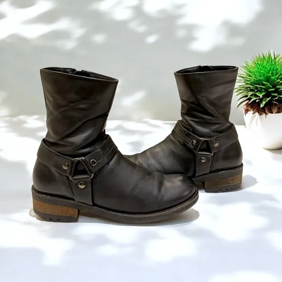 La Canadienne Harness Leather Moto Biker Boots