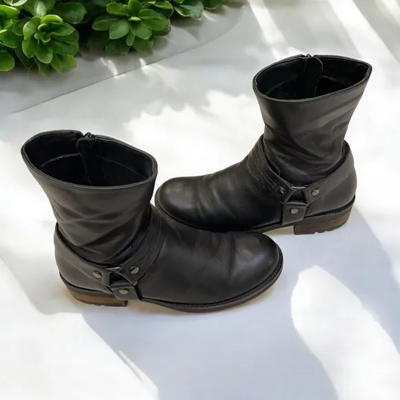 La Canadienne Harness Leather Moto Biker Boots