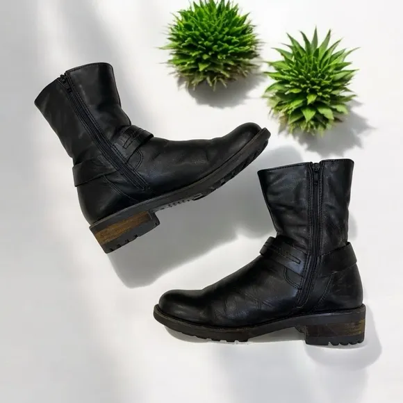 La Canadienne Harness Leather Moto Biker Boots