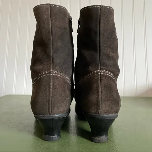 LaCanadienne Square Toe Waterproof Low Heeled Boots/Booties in Brown Suede