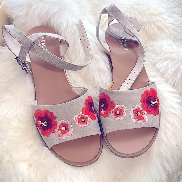 Ladies Stylish Floral Embroidery Open-Toe Sandals »RARE« KENNETH COLE FLORAL US8