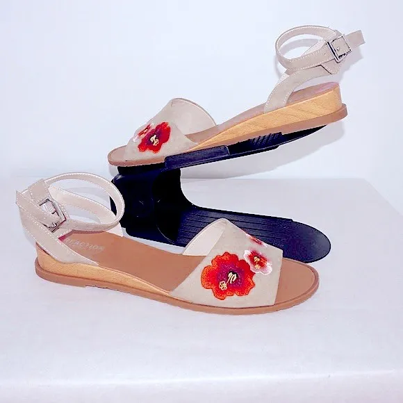Ladies Stylish Floral Embroidery Open-Toe Sandals »RARE« KENNETH COLE FLORAL US8