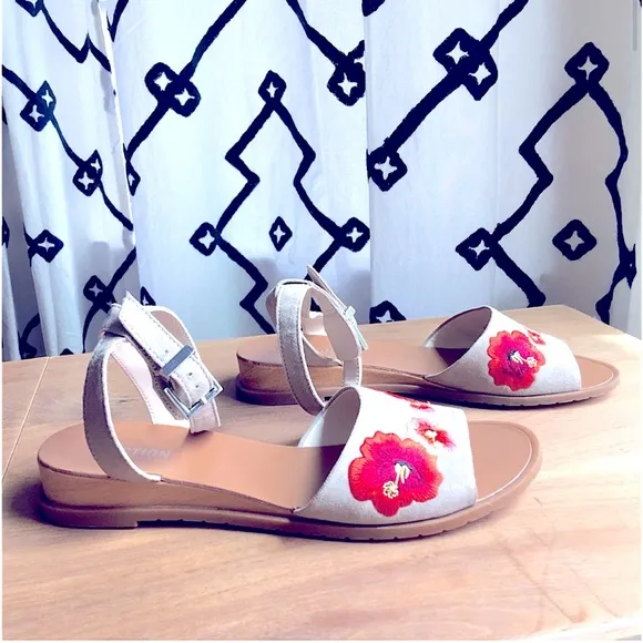 Ladies Stylish Floral Embroidery Open-Toe Sandals »RARE« KENNETH COLE FLORAL US8