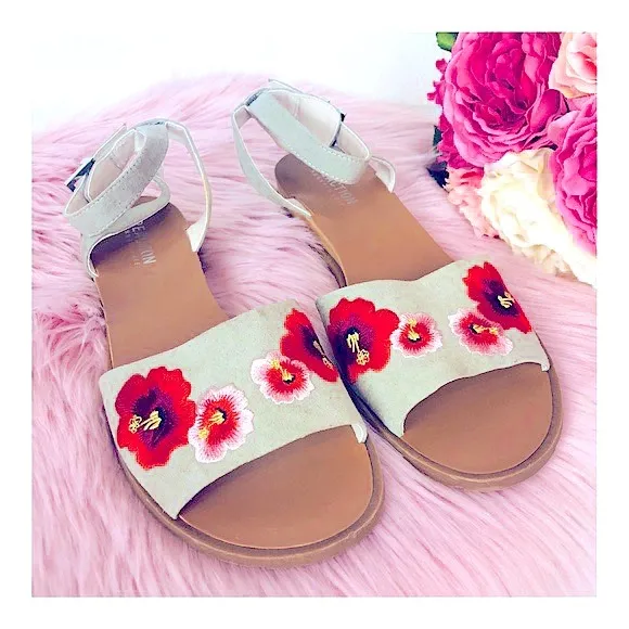 Ladies Stylish Floral Embroidery Open-Toe Sandals »RARE« KENNETH COLE FLORAL US8