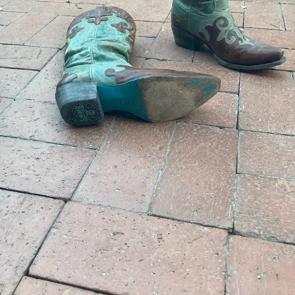 Lane “Dawson” Boots.  Turquoise and brown size 8