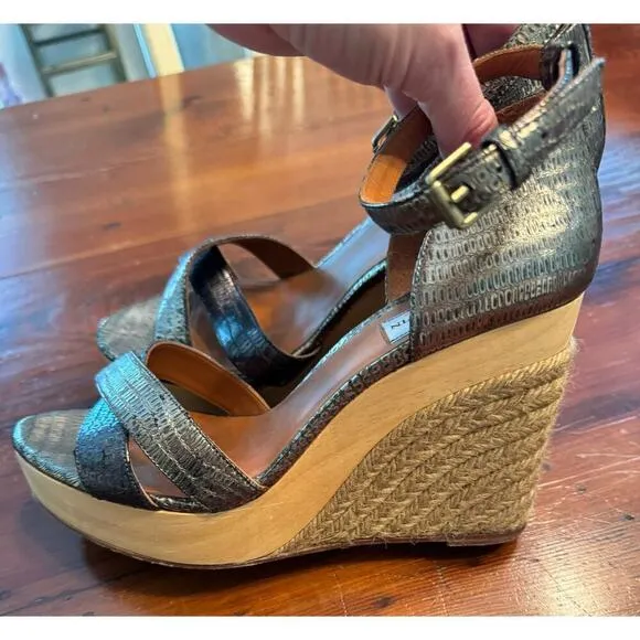 Lanvin Golden Metallic Leather Wedge Sandals Size 40 Lanvin