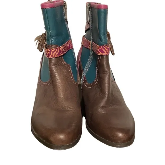 L`Artiste by Spring Step | Davinci Leather Western Ankle Boots
