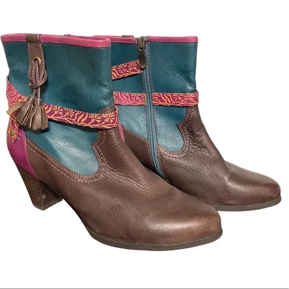 L`Artiste by Spring Step | Davinci Leather Western Ankle Boots