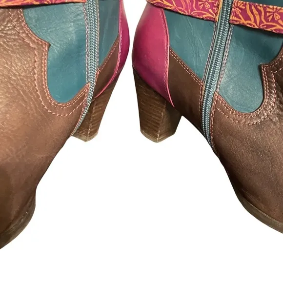 L`Artiste by Spring Step | Davinci Leather Western Ankle Boots