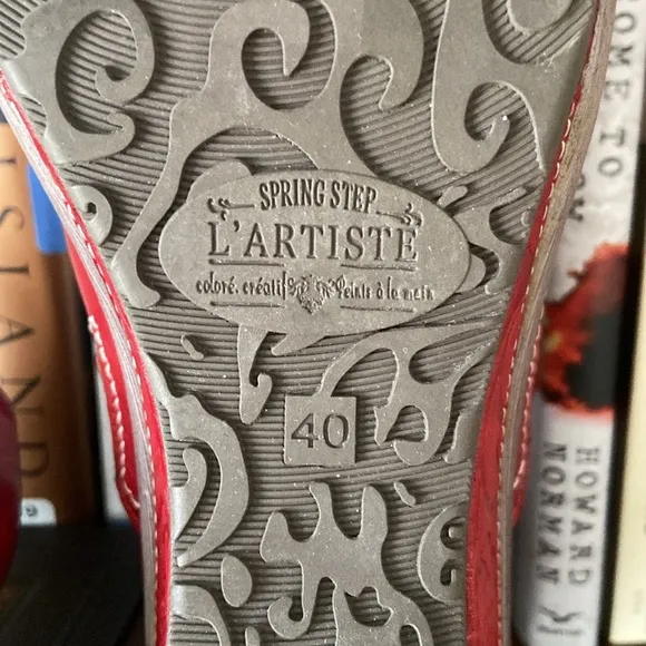 L'ARTISTE by Spring Step 'Scribble' Red Leather Slip On Clog Shoe Women’s Size 9